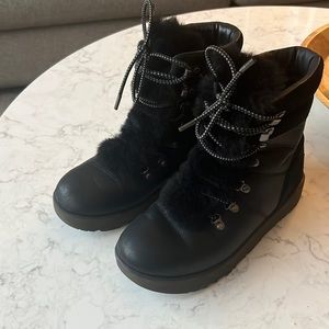 UGG Viki boot Black Size 9